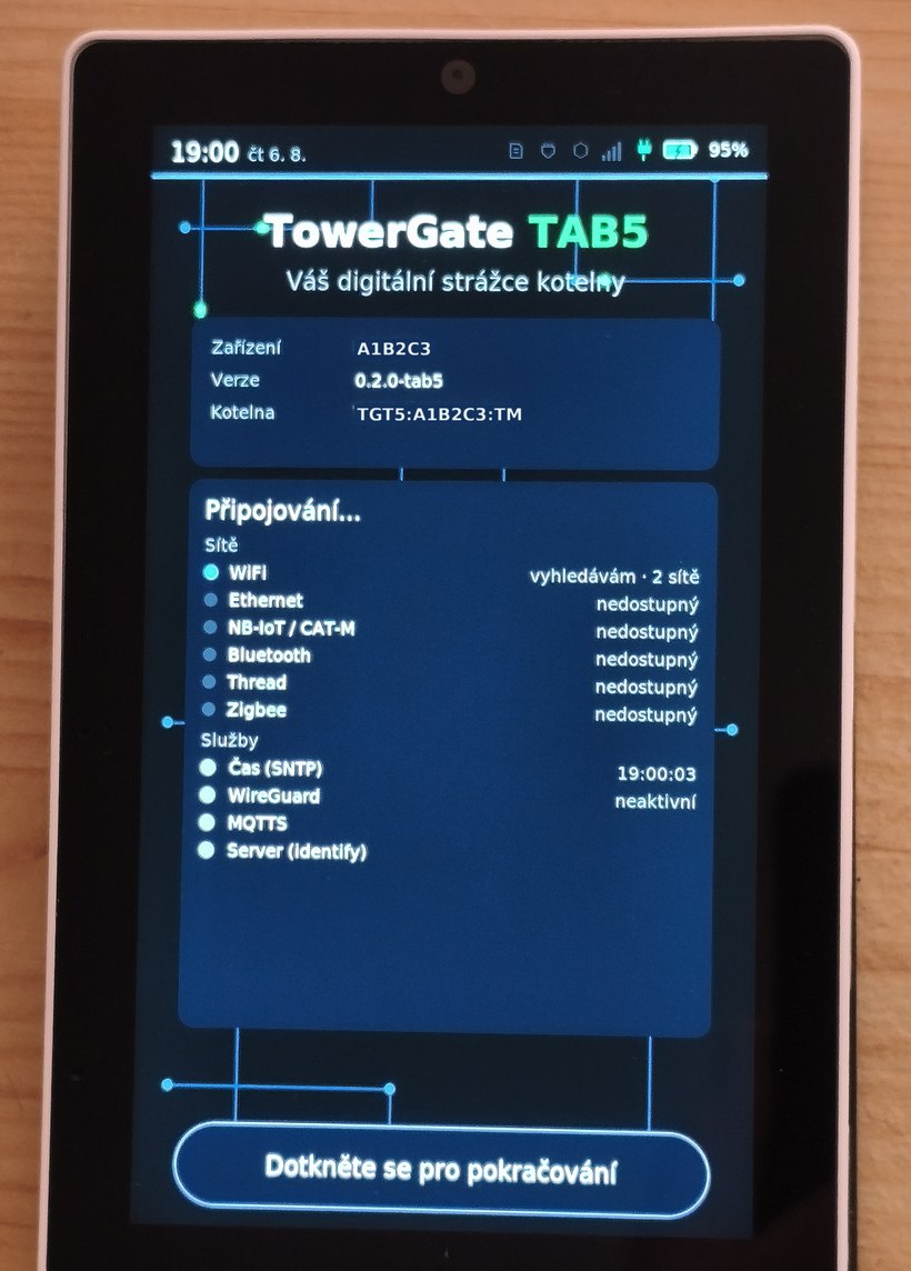 Jednotka TowerGate TAB5 s pětipalcovým dotykovým displejem a úvodní obrazovkou